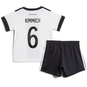 Tyskland Joshua Kimmich #6 babykläder Hemmatröja barn VM 2022 Korta ärmar (+ Korta byxor)